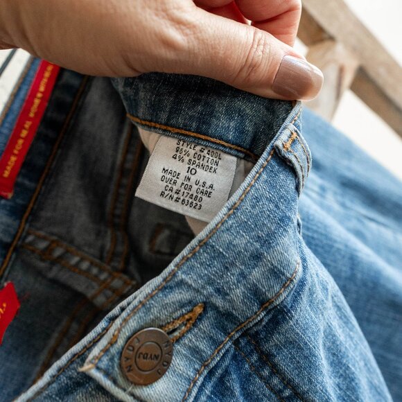 NYDJ Size 10 Tummy Tuck Jeans Light Wash Made in USA Straight Leg Denim - Picture 2 of 7